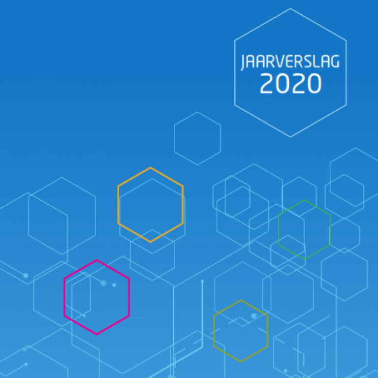 Cover van het jaarverslag 2020. Blauwe achtergrond met gekleurde zeshoeken.